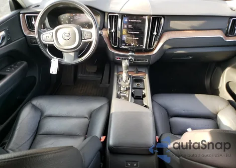 2023 Volvo Xc60 T5 Momentum z USA, uszkodzony, nr VIN YV4102RK9M1828324